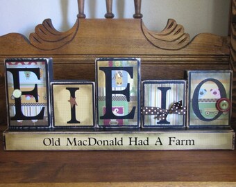 Baby Gift, Baby Sign, Old MacDonald Had a Farm - E-I-E-I-O children and farm sign word blocks