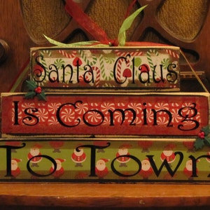 Christmas Decoration, Winter and Christmas Decor, Christmas word art - Santa Claus Is Coming to Town