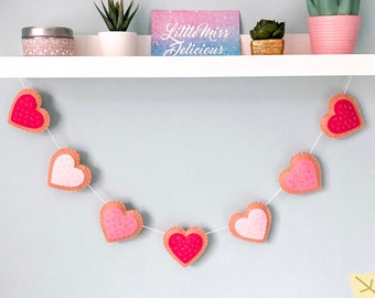 Sugar Cookie Heart Garland, cookies wall hanging, fun felt heart bunting, cute nursery decor, valentine's home decor, heart shaped cookies