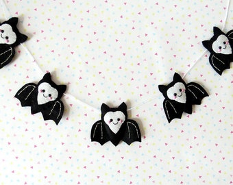 Black Bat Garland, cute halloween bunting, felt halloween decoration, spooky home decor, cute felt bat, happy bats wall hanging, goth gift