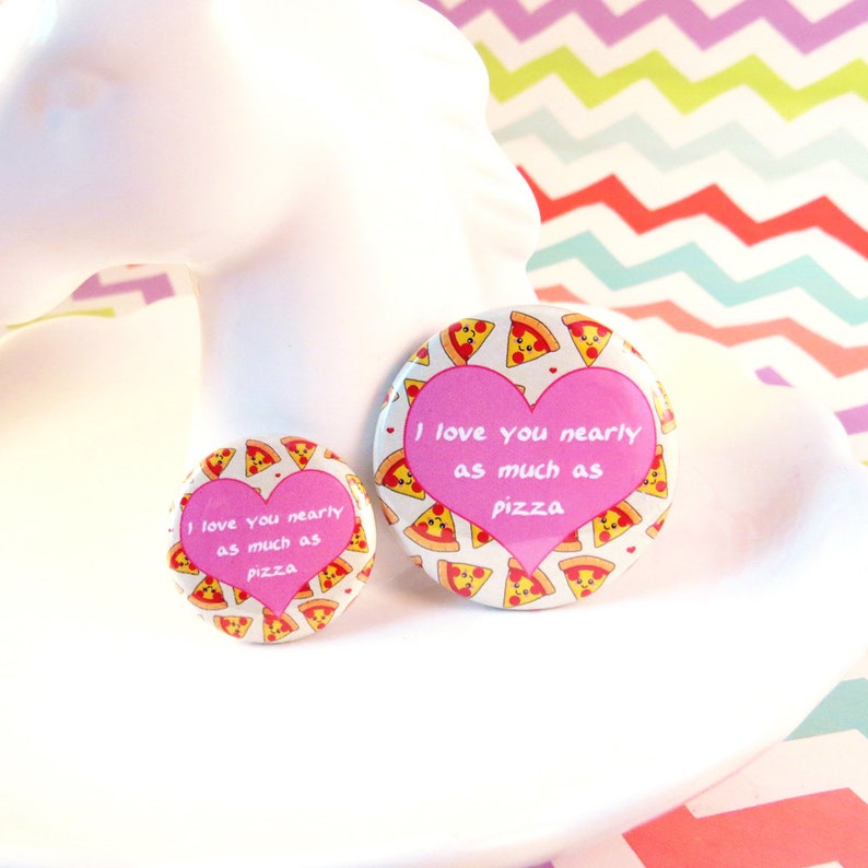 Love /& Celebration Valentine 38mm Badges /& Fridge Magnets fun novelty