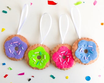 Felt Donut Decoration, doughnut hanging decoration, fun festive decor, felt food ornament, cute christmas tree decorations, colourful xmas