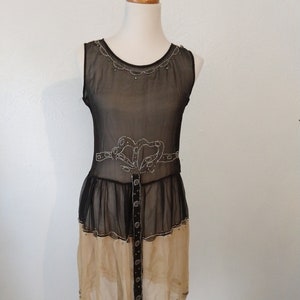 Antieke jaren 1920 Flapper Jurk - Ingewikkelde Kralenwerk - Tissue Silk - Bow Design - Drop Taille - Vintage - Restauratie - Titanic tijdperk - Hollywood
