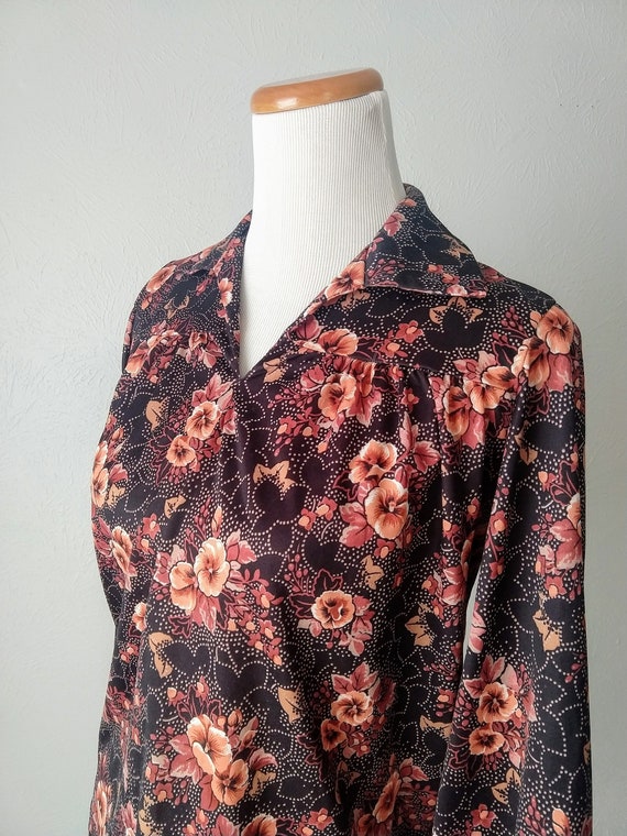 70s MAUVE hibiscus print v-neck top with 3/4 slee… - image 7