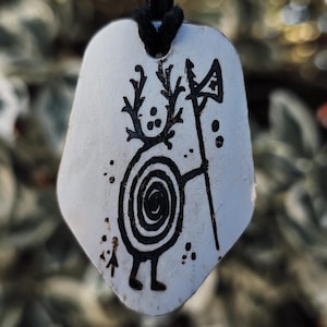 NOVA EDIÇÃO OSSO Guerreiro Caracol no Escudo Talismã • Amuleto Rúnico • Sigilo de Cura e Quadrado Sator