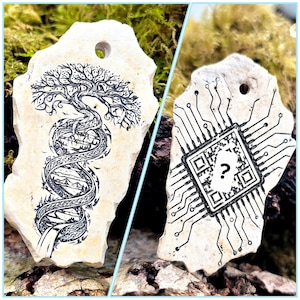 Family Tree DNA Pendant – Nature-Engraved Stone Amulet with Hidden Message – Ancestral Talisman in Welsh Slate