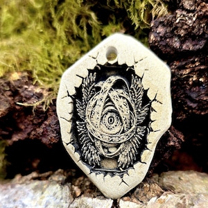 Ophanim Codex – NEW WHITE MEDITERRANEAN kvarcit stone Dual-Sided Celestial Vision Pendant • Light-Engraved Slate Talisman (Ezekiel 1:15–19)