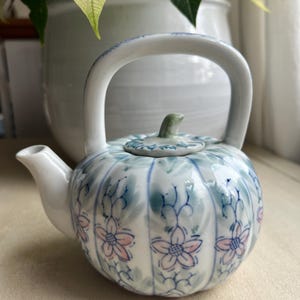 Chinese Porcelain Blue and White Pumpkin Tea Pot / Pink Floral / Free Shipping