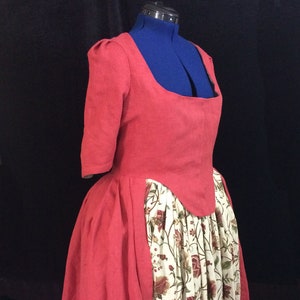 Working Woman’s linen gown, size 24