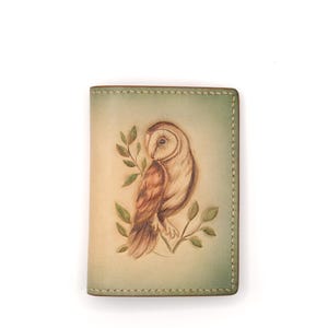 Mini billetera de cuero con lechuza común tallada a mano: billetera de búho, billetera fina de cuero hecha a mano, regalo para amantes de la naturaleza, arte de aves del bosque