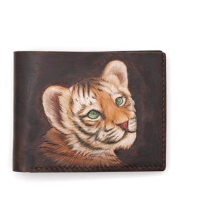 Alohaleather Handgeschnitztes Tigerleder | handgeschnitzte Ledergeldbörse | Kunst auf Leder | Kunst Geldbörse | einzigartige Geldbörse