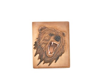 Cartera de cuero plegable vertical con oso grizzly tallado a mano: cartera de cuero hecha a mano, cartera de oso, regalo de animal salvaje para él