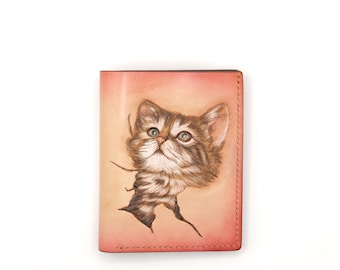 Cartera de cuero tallada a mano: adorable diseño de gatito, regalo para amantes de los gatos, cartera hecha a mano inspirada en felinos, accesorio único para amantes de las mascotas
