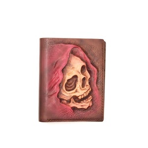 Cartera de cuero plegable vertical con calavera de la Parca – Cartera de cuero tallada a mano – Cartera gótica – Regalo para él – Cartera con calaveras