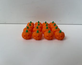 Halloween mini jack-o-lanterns (16 pack)