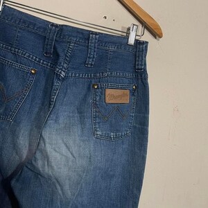 Pantalones vaqueros acampanados de mezclilla Wrangler para mujer, estilo vintage de los años 60, fabricados en EE. UU., talla 30x25, 16 imagen 4