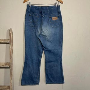Pantalones vaqueros acampanados de mezclilla Wrangler para mujer, estilo vintage de los años 60, fabricados en EE. UU., talla 30x25, 16 imagen 2