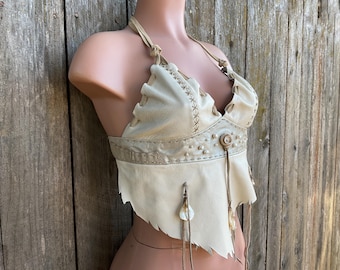 Top halter de cuero estilo sirena junto al mar con cordones de cáñamo, perlas de agua dulce y conchas, talla pequeña.