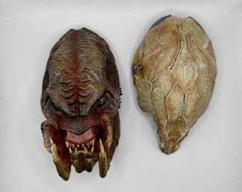 Yautja Jungle Hunter Magnet Portrait Art with Removable Bio Mask