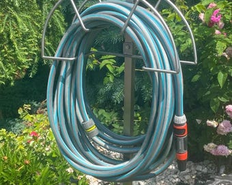 Support de tuyau d'arrosage en acier inoxydable - Un support solide sur poteau pour votre jardin