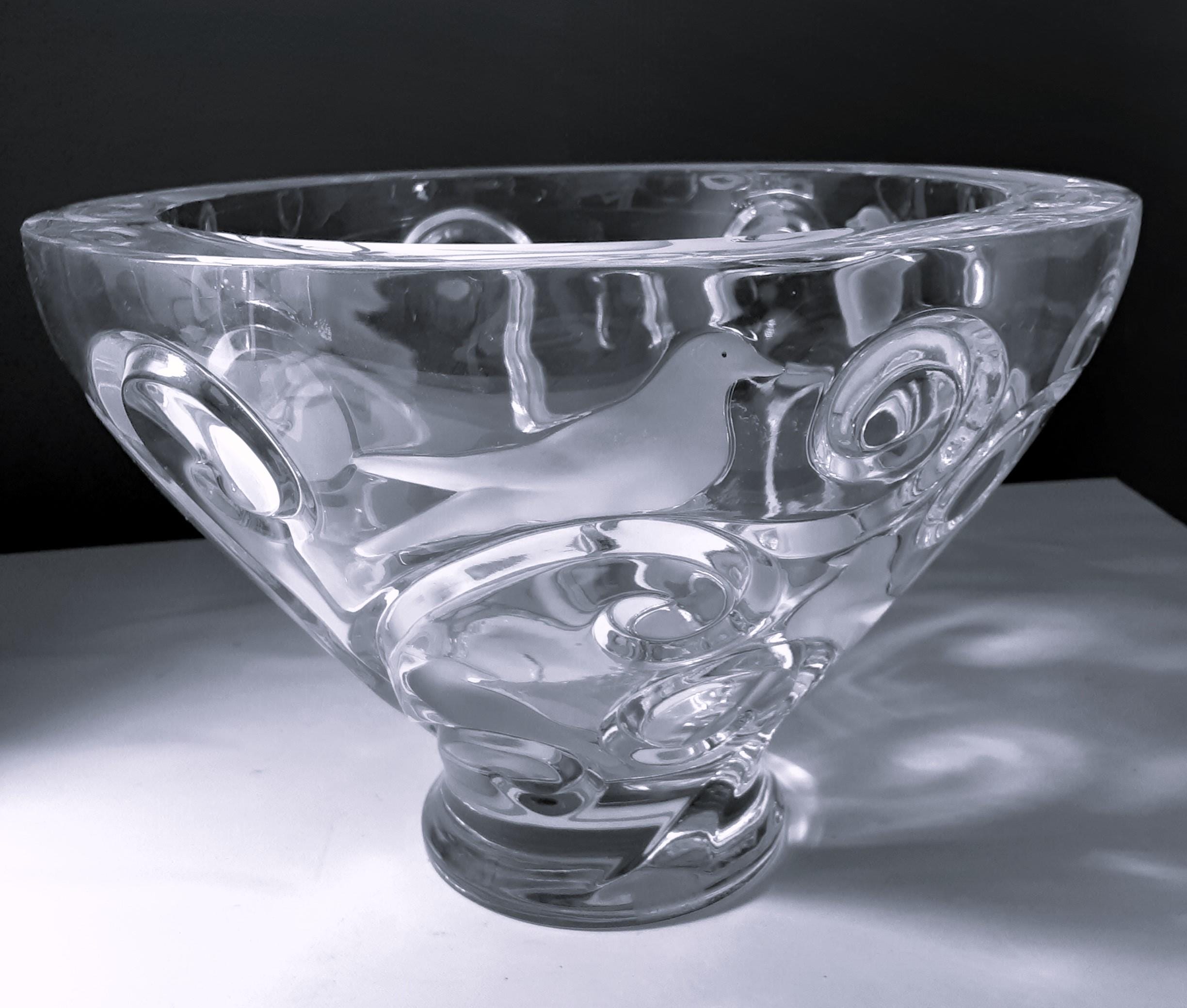Lalique “Verone” Centerpiece Bowl with Frosted Birds and Clear Scrolling  Vines - 11” dia x 7-1/2\, image size:2448x2079