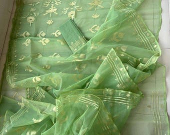 Handcrafted Muslin Jamdani Saree: Bengal Festive Wear, Golden Zari
