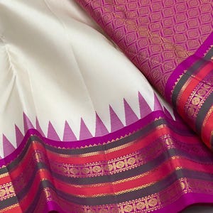 Handloom Kanchipuram Silk Saree: Handwoven Zari Work, Silk Mark Certified