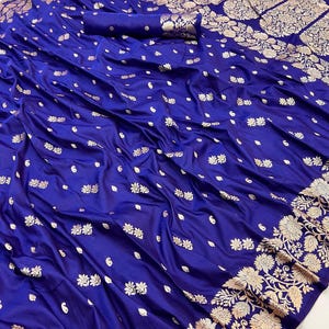 Two-Tone Banarasi Silk Saree: Copper Zari Flower Motifs, Woven Border