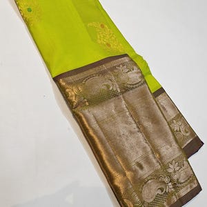 Handloom Kanchipuram Silk Saree: Hand Weaved Zari, Silk Mark Certified