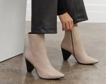 Women's eloise 30 cheap almond toe suede boots