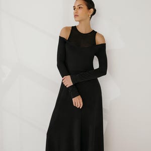 ブラック ミディドレス、ロングスリーブドレス、A ラインドレス、コールドショルダードレス、ダブルレイヤー ネックライン ドレス、カータードレス、マルセラ - MD2381