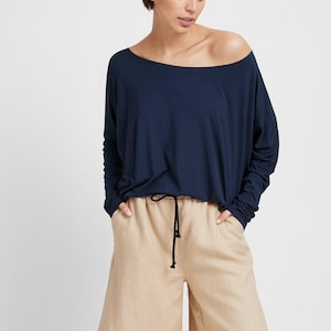 Top con maniche a pipistrello, camicetta con maniche a pipistrello, top a maniche lunghe, top con spalle scoperte, tunica ampia, tunica Katie, Marcella - MB0288