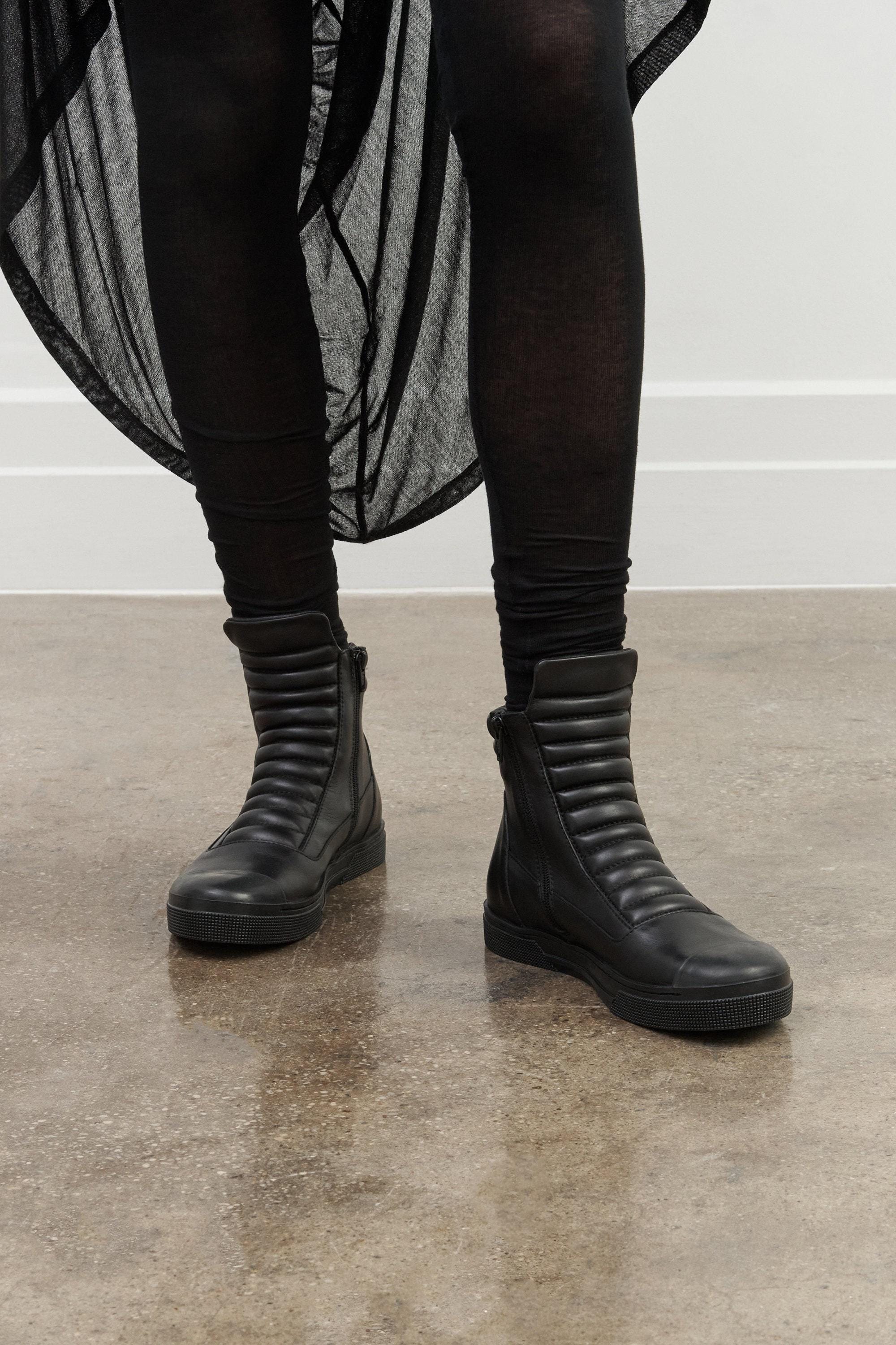 YELLO / TOKYO BLACK MID SNEAKER LONG BOOTS