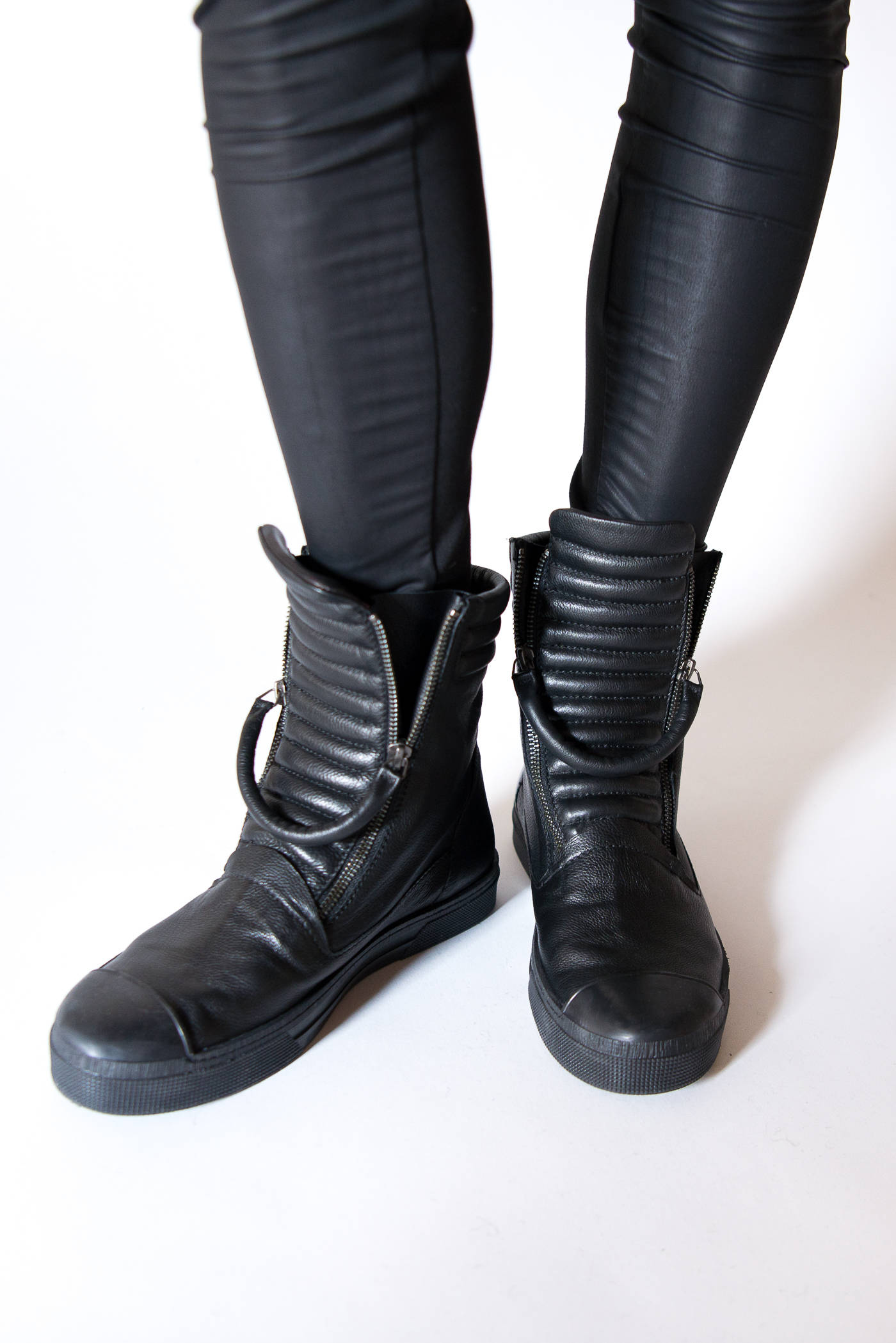 sneaker boots black
