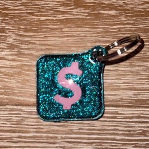 Slimme NFC-sleutelhanger: deel direct je socials-, website- en betalingslinks