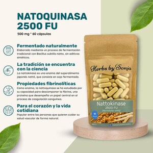 K&ouml;nnte beinhalten: Eine Packung Nattokinase-Kapseln, ein Nahrungserg&auml;nzungsmittel, mit dem Text "Herbs by Sonja". Das Etikett weist 2500 FU (fibrinolytische Einheiten) und 60 Kapseln aus. Das Produkt wird als schwedisches Premiumprodukt beschrieben.