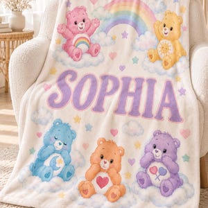 Coperta personalizzata con i Care Bears per bambine, con nome personalizzato e motivo arcobaleno pastello, biancheria da letto per la cameretta con nuvole, regalo ideale per baby shower e compleanno.