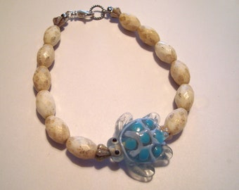 Turquoise and White Turtle bracelet with lobster Clasp, Easy to Wear with other colors, Womens Gift