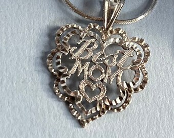 Vintage "Best Mom” pendant