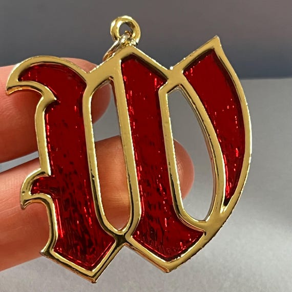 Oversize W initial statement pendant - image 3