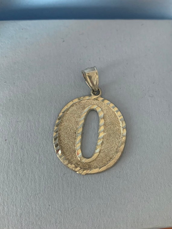 Initial O pendant monogram charm - image 3