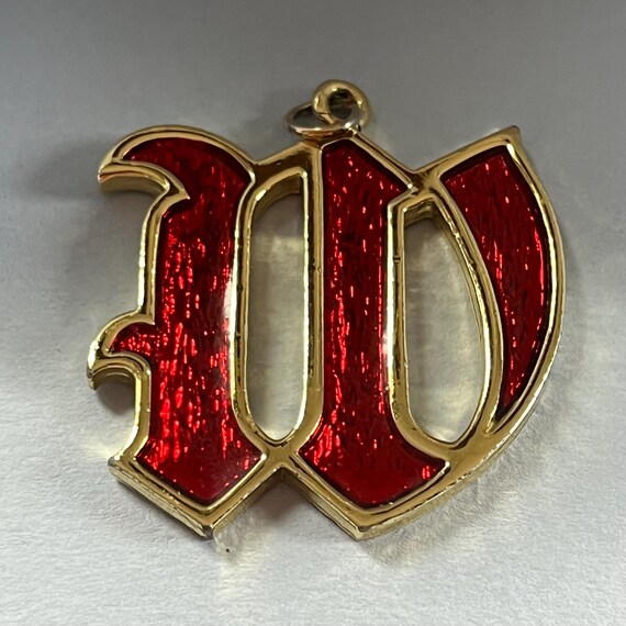 Oversize W initial statement pendant - image 5