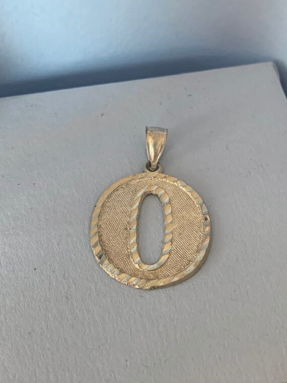 Initial O pendant monogram charm - image 4
