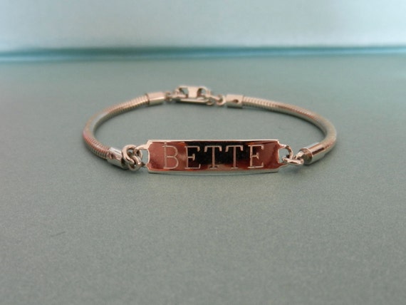Vintage engraved Bette ID name bracelet - image 2