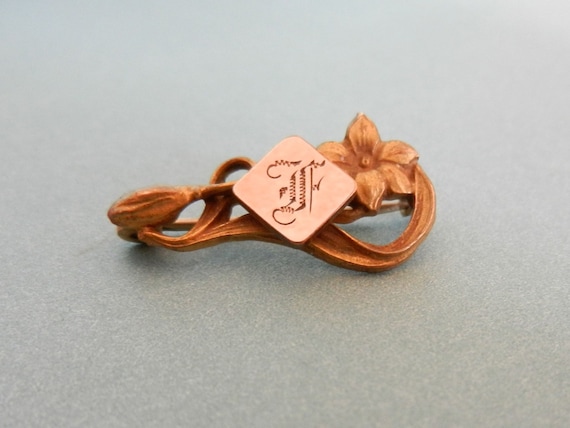 F initial delicate vintage monogram pin with flow… - image 1