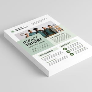 Może przedstawiać: Stos białych dokument&oacute;w Impact Report z zielonymi akcentami. Okładka zawiera tekst "IMPACT REPORT 2025 YEAR IN REVIEW" oraz zdjęcie grupy os&oacute;b. Dokument zawiera r&oacute;wnież sekcje zatytułowane "Vision & Mission" i "What We Do."