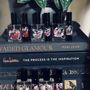 Ravens Hollow 15ml perfume  + 10 ml Perfume Oil Roller