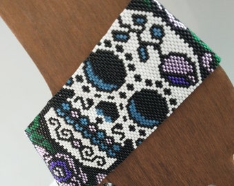 SALE! Glass bead, peyote stitch, sugar skull, day of dead, bracelet, handmade, unique, spring ring clasp