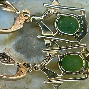 Vintage 14K Gold Jade Drop Earrings - Chinese Pagoda Design, Handcrafted Elegance