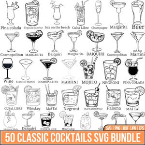 Puede incluir: Ilustración en blanco y negro de 50 cócteles clásicos, como Margarita, Mojito y Daiquiri. Cada bebida se representa en un vaso con su nombre. La imagen incluye el texto "50 CLASSIC COCKTAILS SVG BUNDLE".